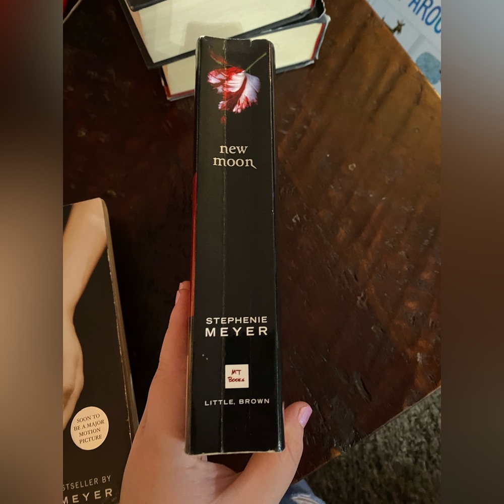 Twilight Saga Book bundle (book 2-3) EUC - Picture 9 of 11